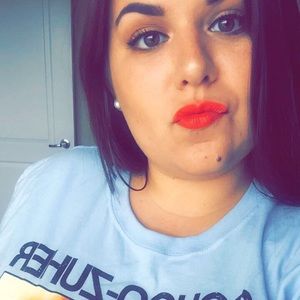 Meet your Posher, Nicole